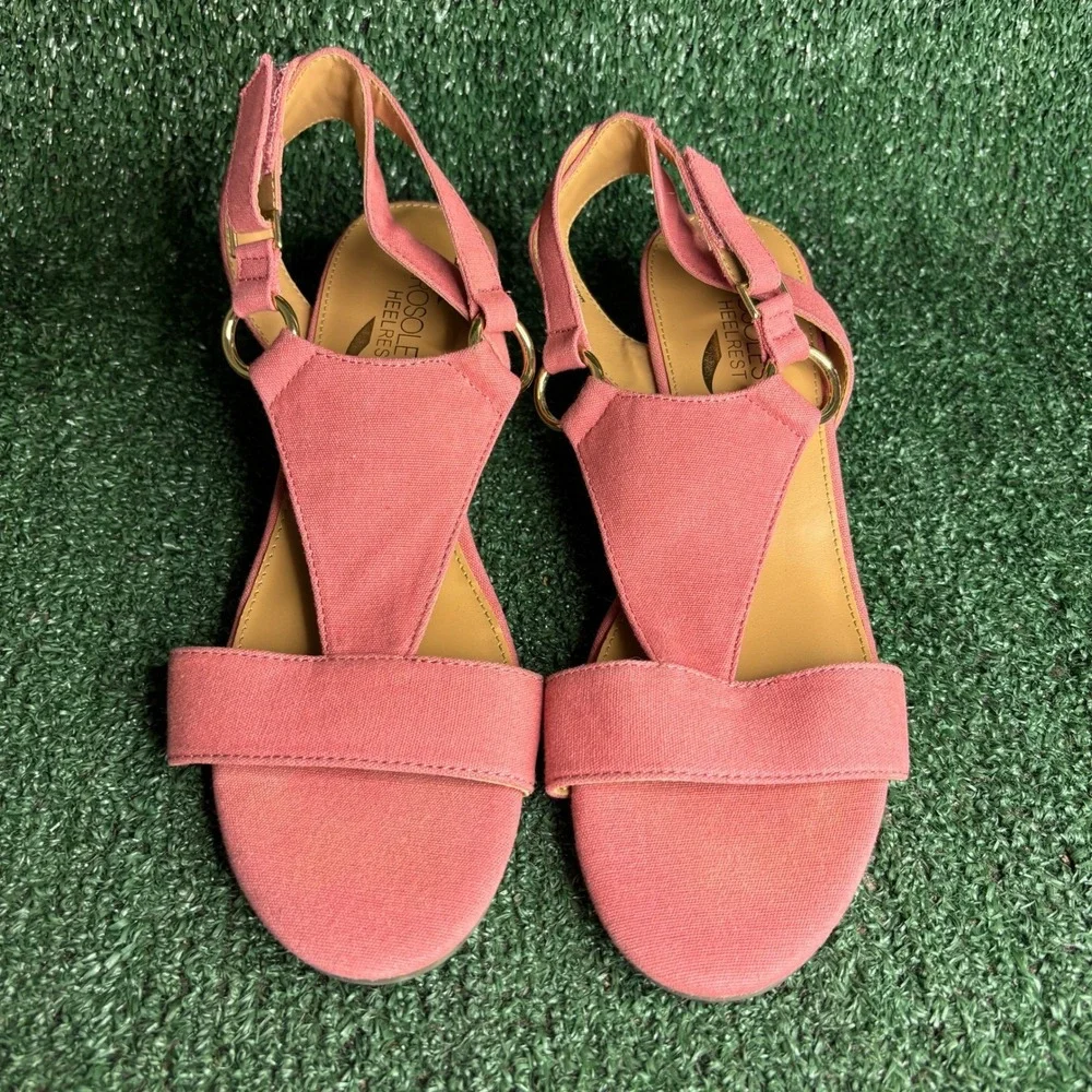 AEROSOLES item you